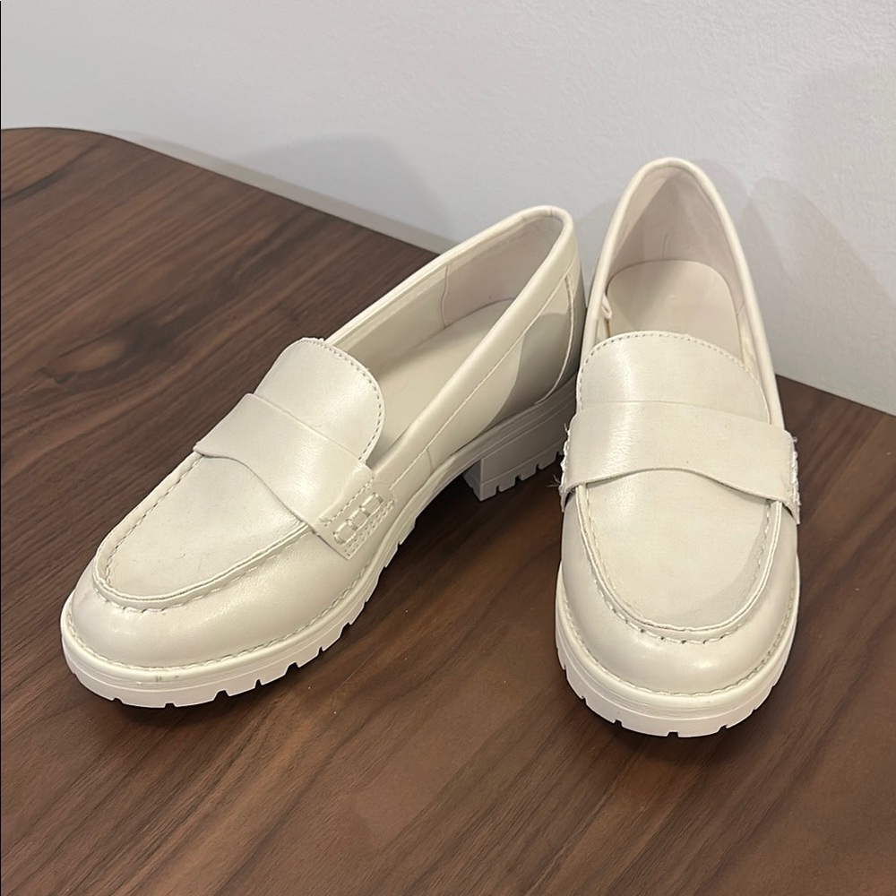 NWOT Faux Leather Cream Lug Sole Loafers